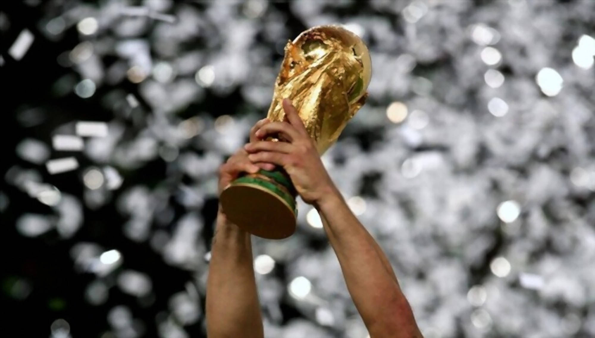 fifa-world-cup-2022-holding-trophy-celebration-beginners-guide-sports-betting-singapore-content-image